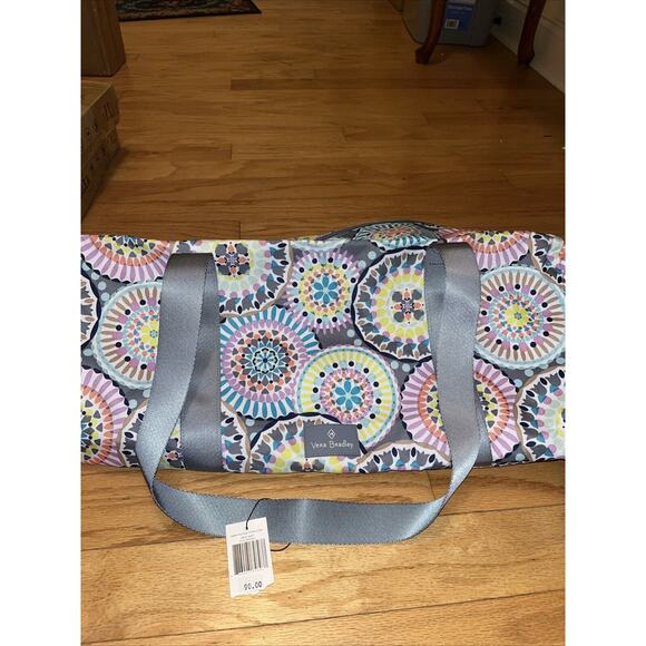 Vera Bradley Lighten Up Large Traveler Duffel- Sunny Medallion NWT - Picture 1 of 4